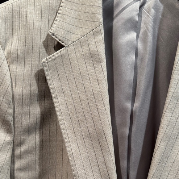 Banana Republic Tailored Fit Suit - Picture 4 of 7